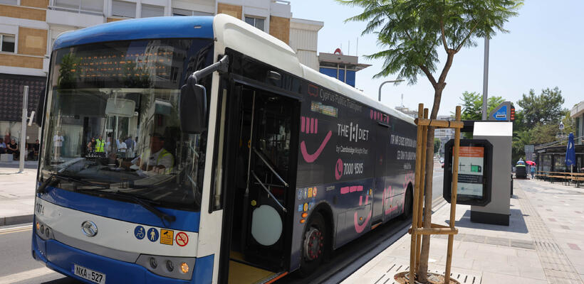 Αυξήθηκαν οι εγγραφές λεωφορείων τον Ιούλιο