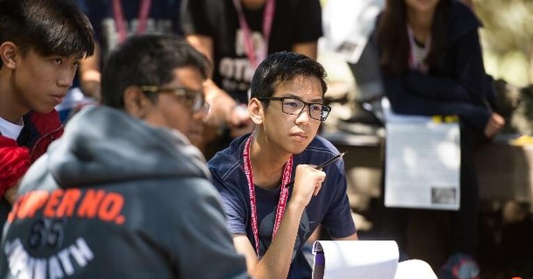 Οι γονείς μπορούν να βοηθήσουν τα παιδιά τους να αποφασίσουν κατεύθυνση σπουδών