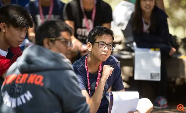 Οι γονείς μπορούν να βοηθήσουν τα παιδιά τους να αποφασίσουν κατεύθυνση σπουδών