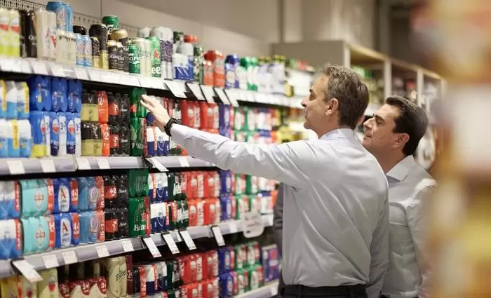 Αυτοψία Μητσοτάκη σε σούπερ μάρκετ για τις μειώσεις τιμών