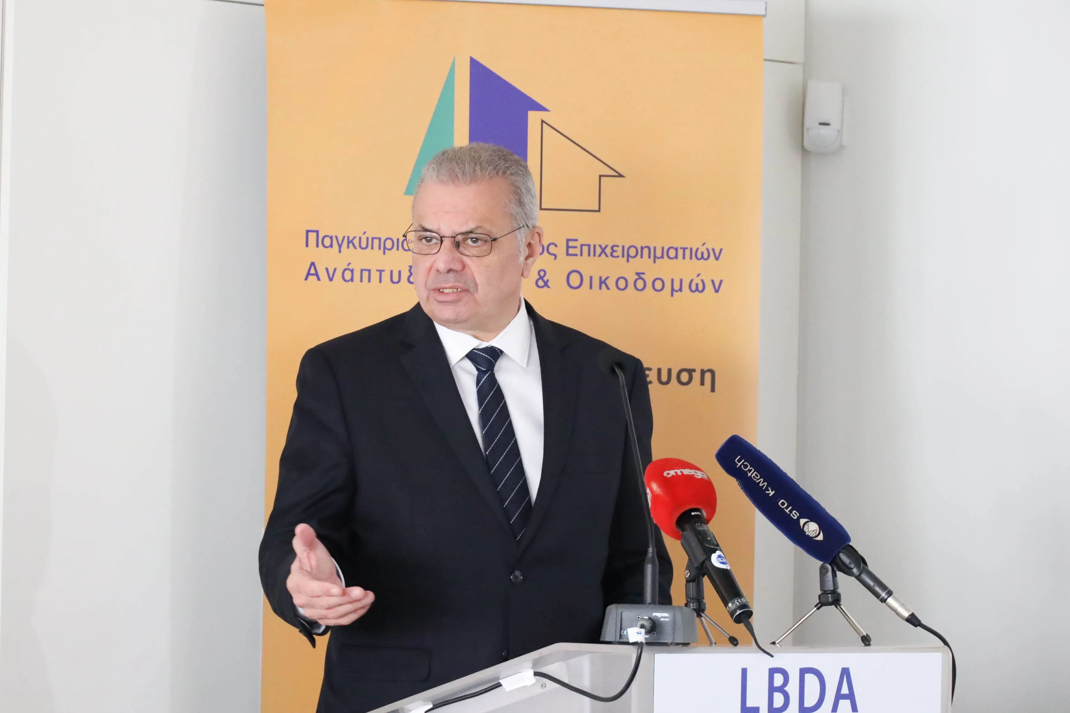 ΥΠΕΣ: Η Κυβέρνηση συνεχίζει να στηρίζει τη κατασκευαστική βιομηχανία