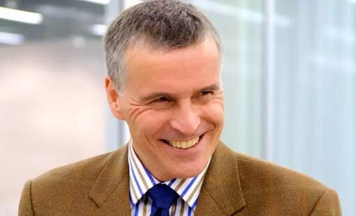 Μπάστιαν: Για να εφαρμοστούν φορολογικές μειώσεις, θα πρέπει να μειωθεί το δημοσιονομικό πλεόνασμα