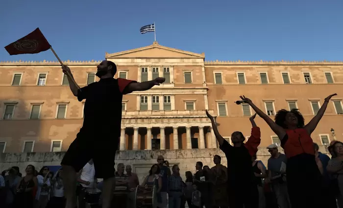 Financial Times: Τα σημάδια δείχνουν μια πιο δυναμική Ελλάδα