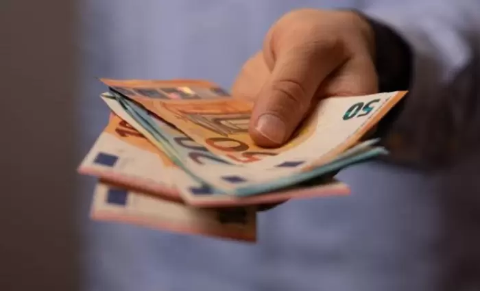 Σχέδιο €1,5 εκατ. για νέες οικογένειες – Πακέτο παροχών αξίας €1.000 ανά παιδί και κατ’ οίκον στήριξη