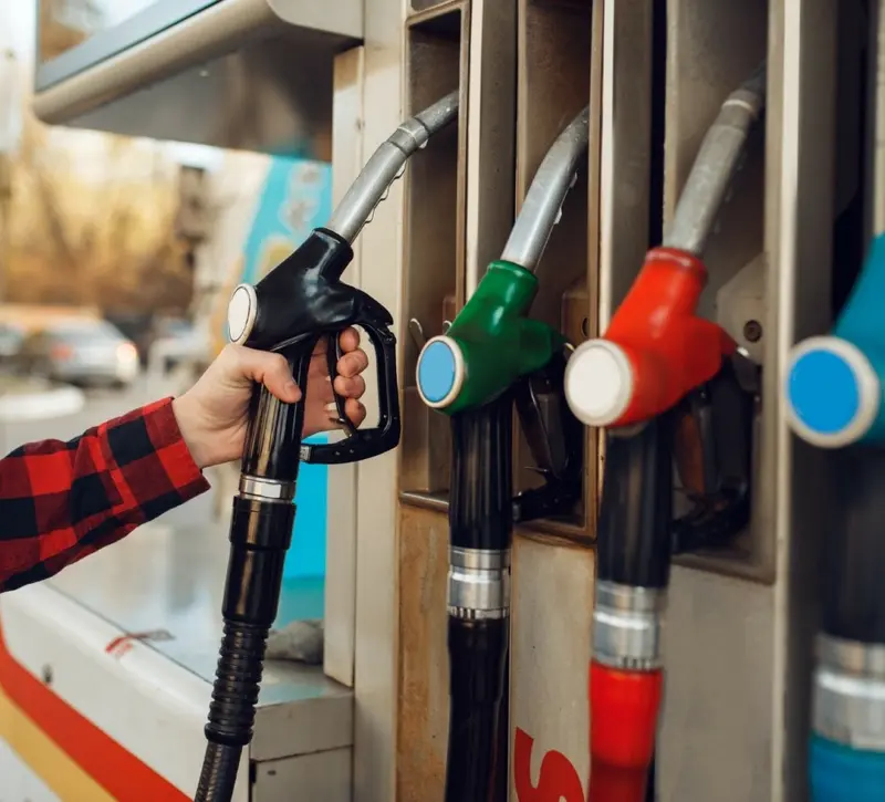 «Πτώση στις τιμές καυσίμων σε 10- 15 μέρες αν συνεχιστεί η αποκλιμάκωση» - Επιφυλακτικοί οι αρμόδιοι