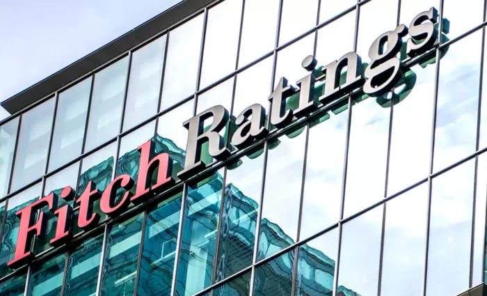 Ο Fitch αναβαθμίζει την ελληνική οικονομία