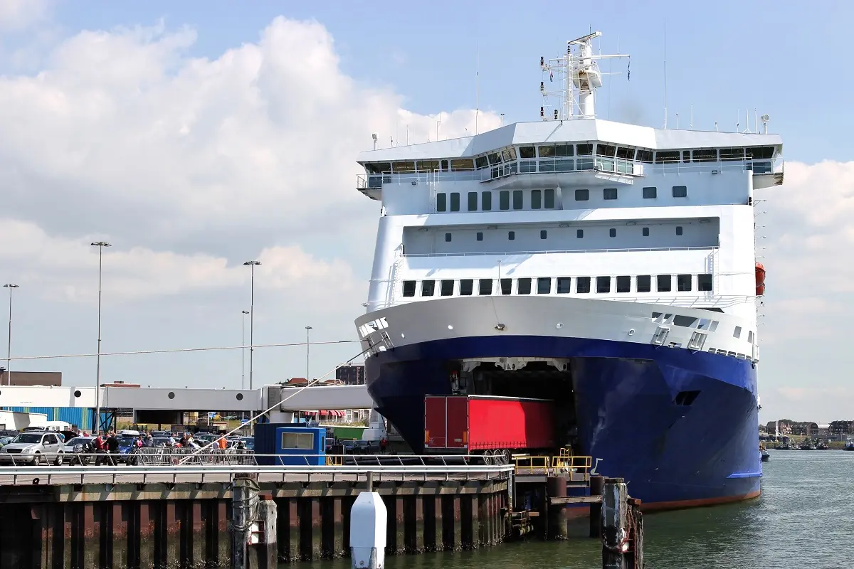 Εγκαινιάζεται σήμερα η ακτοπλοϊκή σύνδεση Λαύριο - Τσεσμέ