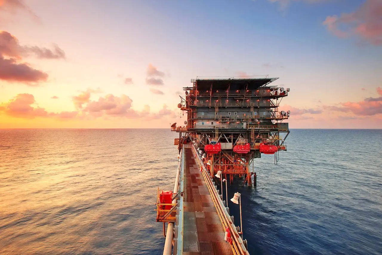 Ριάντ: Θέλει 'ισορροπία' στην παγκόσμια αγορά πετρελαίου 