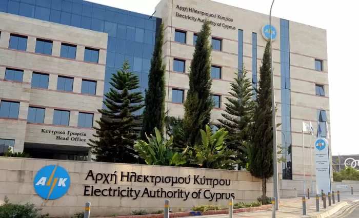 Μονόωρη στάση εργασίας μελών συνδικαλιστικών οργανώσεων της ΑΗΚ