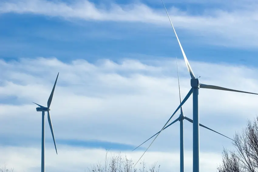 Σε λειτουργία το πρώτο ελληνικό εργοστάσιο παραγωγής ανεμογεννητριών