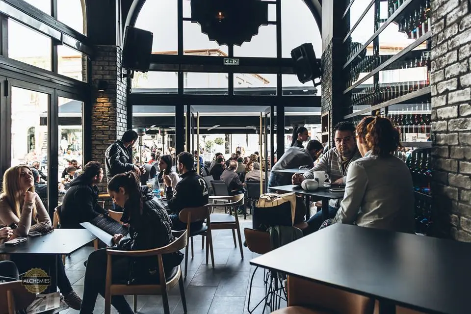 Αυτά είναι τα μπαρ και οι καφετέριες που βάζουν λουκέτο στη Λάρνακα