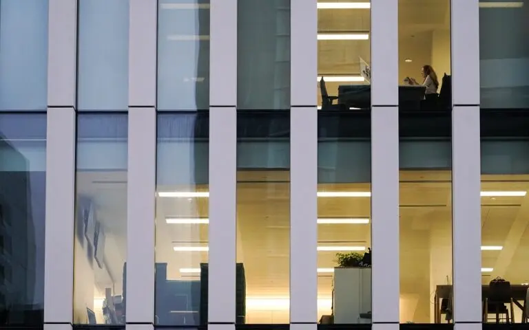 «Όνειρο» το 1000άρικο για τους 7 στους 10 εργαζόμενους στην Ελλάδα