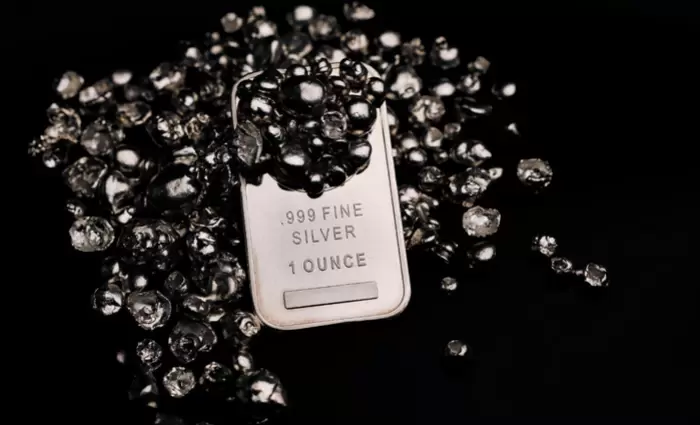 Γιατί το ράλι του ασημιού έναντι του πετρελαίου είναι σοβαρό καμπανάκι για τους επενδυτές