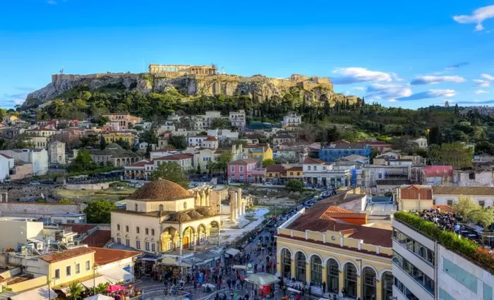 Ελλάδα: Ανοίγουν σχολεία, εμπορικά κέντρα και μετακινήσεις