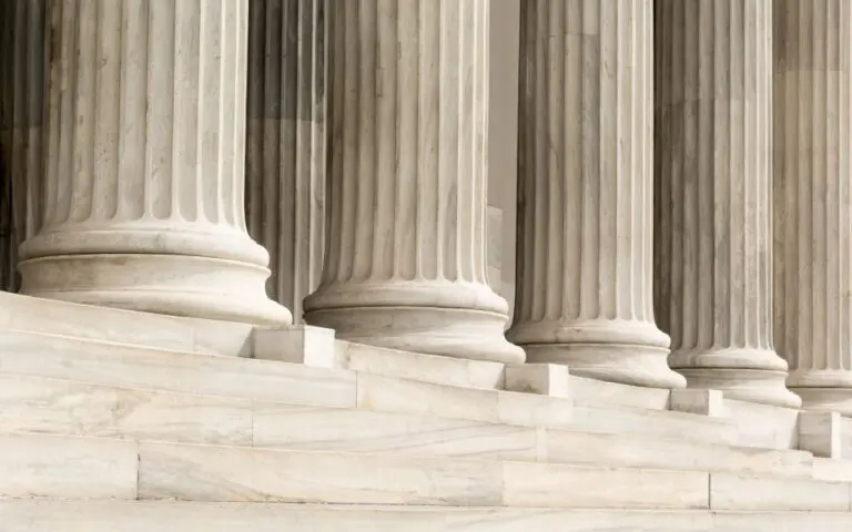 Reuters: 8-10 δισ. ευρώ θα δανειστεί από τις αγορές η Ελλάδα το 2025