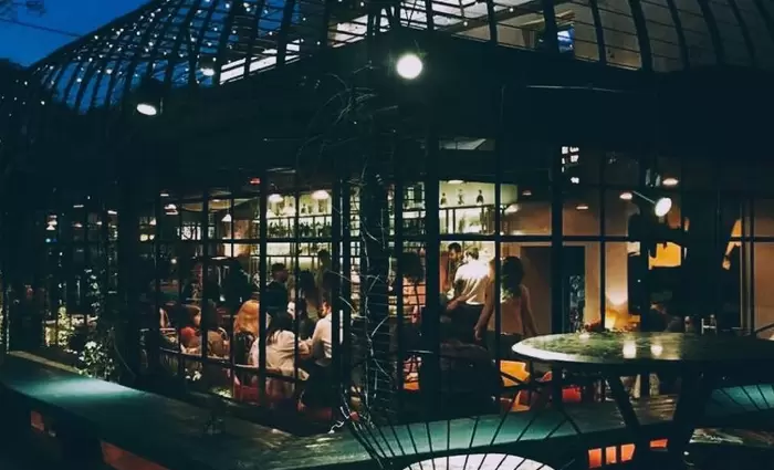 Αυτά είναι τα νυχτερινά κέντρα που κλείνουν στην Ελλάδα