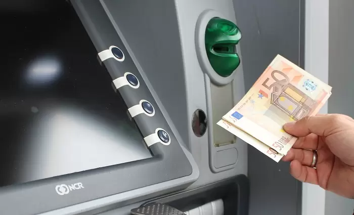 Ελλάδα: Επίδομα €800 σε 1,7 εκ. εργαζόμενους του ιδιωτικού τομέα