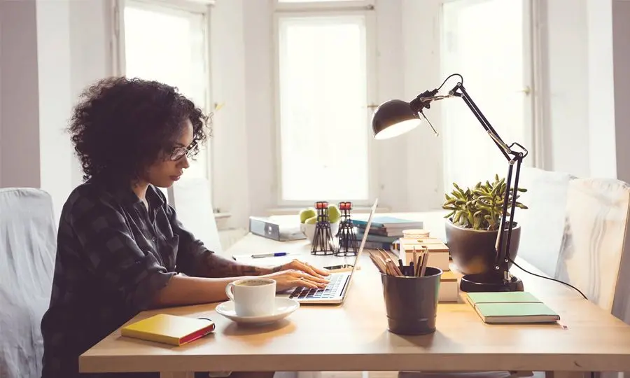 Πάνω από 80% των επιχειρήσεων παρείχαν μέσα για τηλεργασία