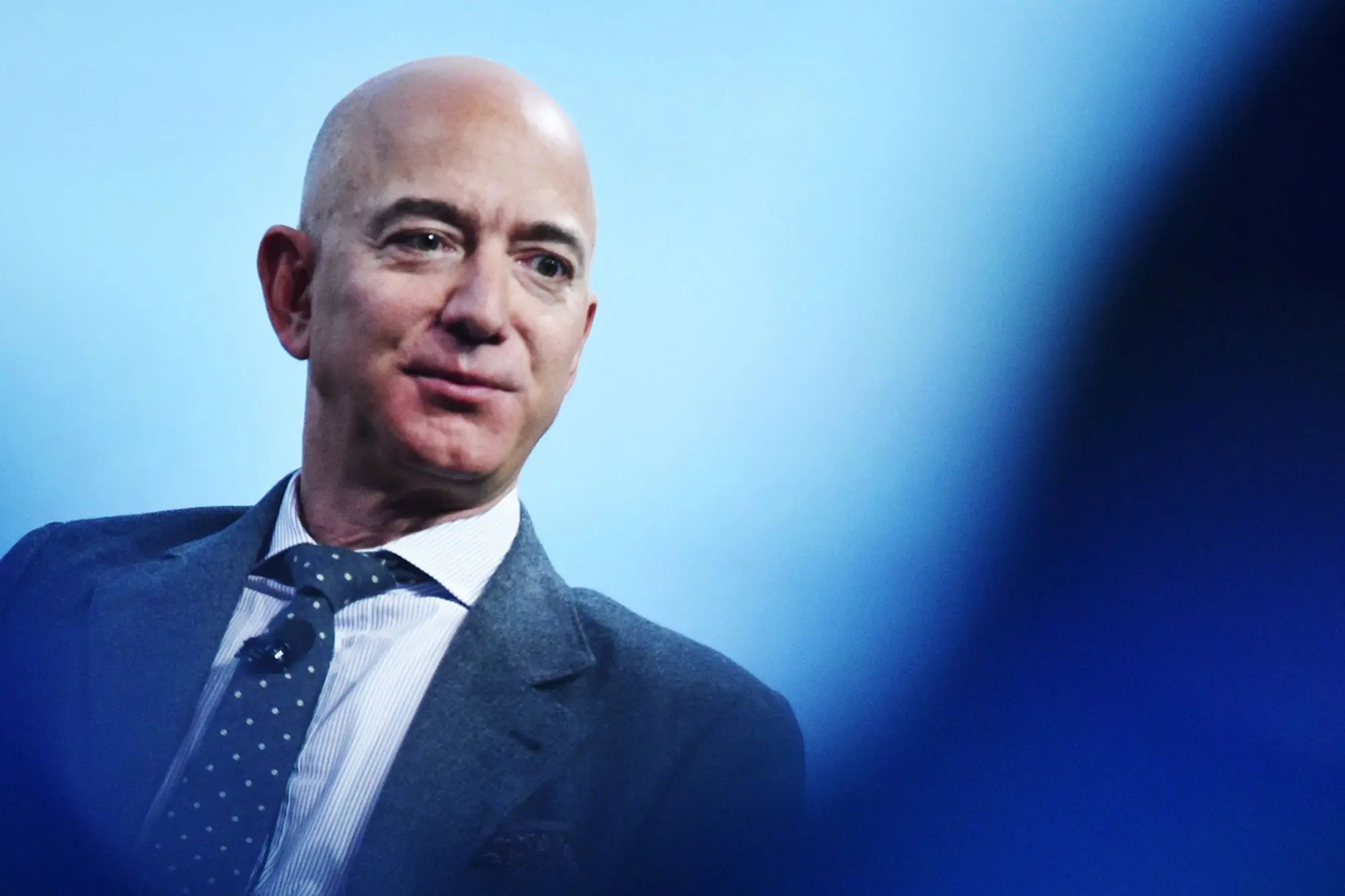 Δισεκατομμυριούχοι και ακίνητα: Το φαινόμενο Μπέζος και οι συνέπειες στην αγορά