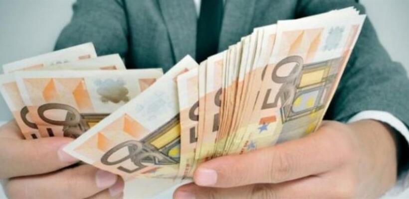 Διεκδικούν αυξήσεις μισθών και επαναφορά επιδομάτων