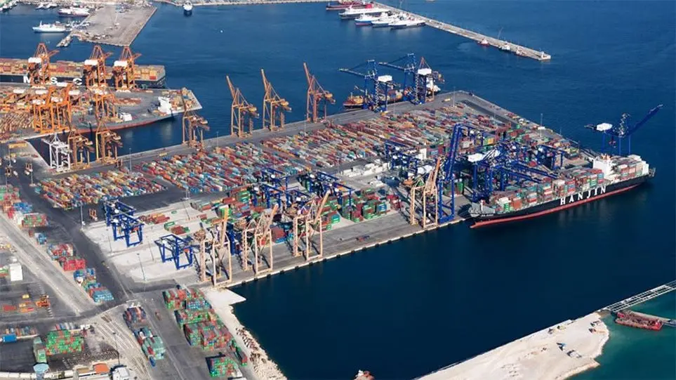 Σχεδόν 150.000 containers έχασε ο Πειραιάς λόγω Χούθι