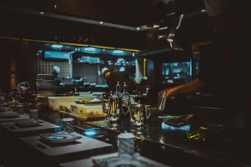 Κουζίνες «φαντάσματα» κατακλύζουν την Κύπρο (vid)