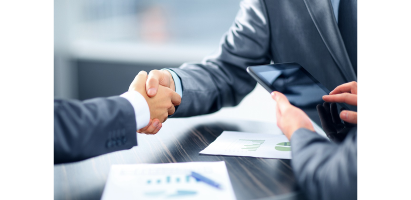 Πώς ο Τραμπ πυροδοτεί mega deals αξίας ενός τρισ. – Οι χρυσές συμφωνίες