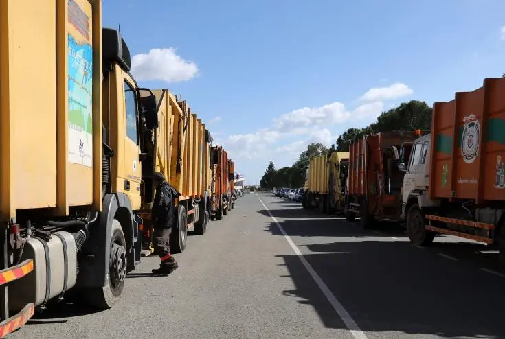 Οι εργαζόμενοι του Δήμου Αγλατζιάς απεργούν