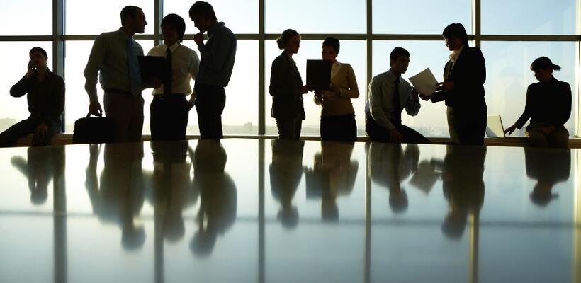 ΟΕΒ: Ο ιδιωτικός τομέας δεν έχει τις αντοχές να στηρίξει νέα διόγκωση του κρατικού μισθολογίου