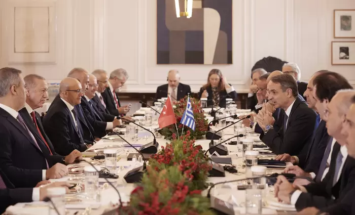 Δεκαπέντε συμφωνίες υπεγράφησαν στο Ανώτατο Συμβούλιο Ελλάδας-Τουρκίας