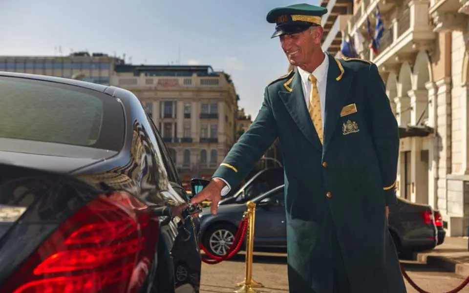 Επάγγελμα... θυρωρός: Επιστρέφει η θέση στις πολυκατοικίες της Αθήνας