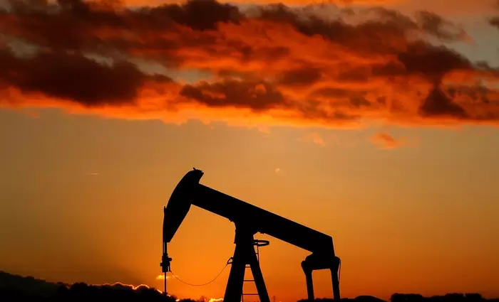 Οι τιμές του πετρελαίου υποχωρούν σήμερα στις ασιατικές αγορές