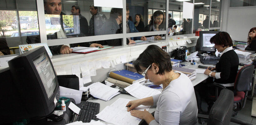 Εργοδοτούνται από το κράτος 52.865 άτομα