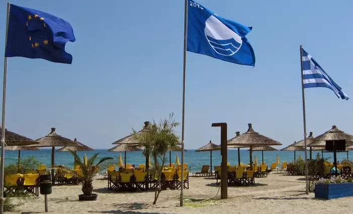 Κλείνουν παραλίες και χιονοδρομικά κέντρα σε όλη την Ελλάδα