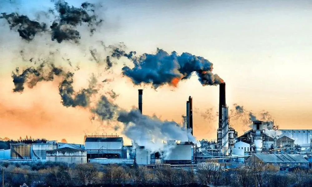 Βαθαίνει σιγά σιγά η ύφεση στην ελληνική βιομηχανία