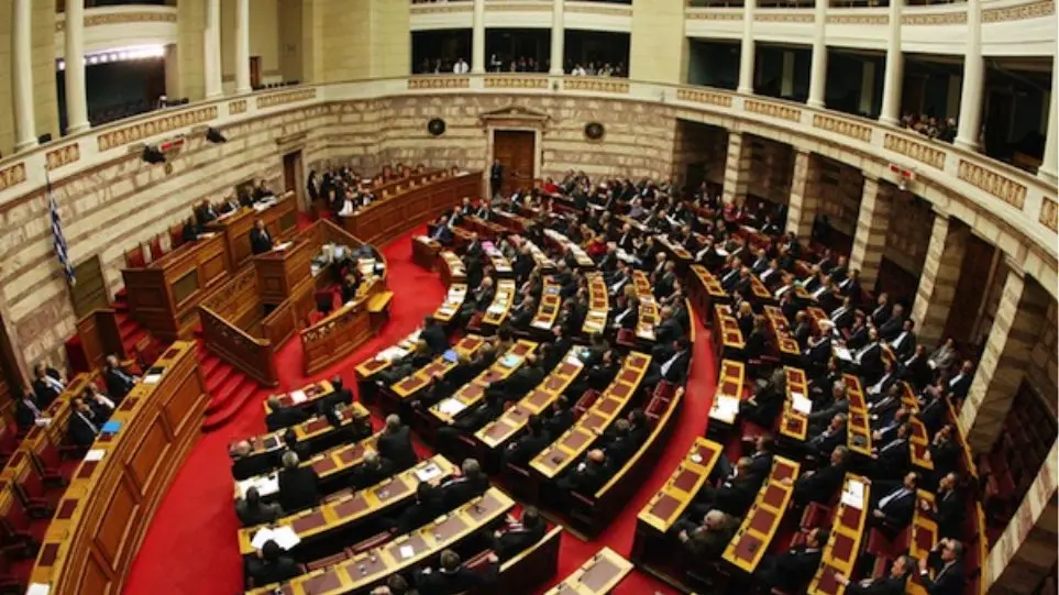 Ελλάδα: Φέρνει τα πάνω κάτω το ασφαλιστικό νομοσχέδιο