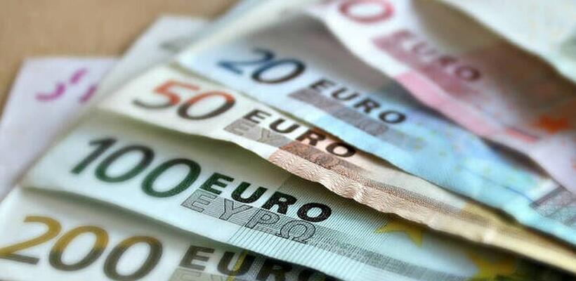 Τι θα γίνει με τα καθυστερημένα ειδικά επιδόματα;