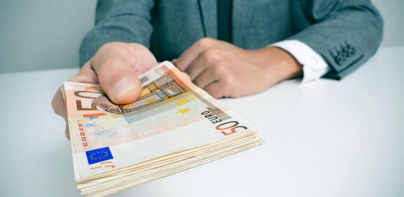 Πότε εξετάζονται οι αιτήσεις για επιδόματα και συντάξεις