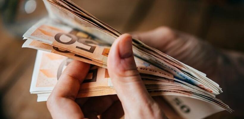 Πότε θα εξεταστούν οι αιτήσεις για επιδόματα και συντάξεις