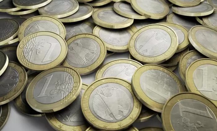 Το ευρώ ενισχύεται