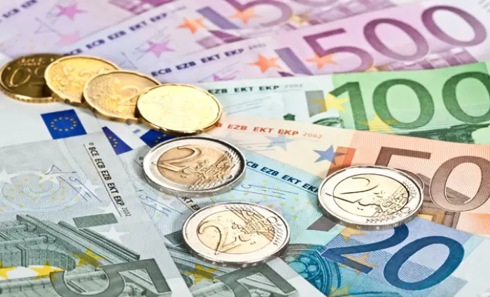 Ελλάδα: Εκτιμήσεις για μείωση σε €329,5 δισ. στο δημόσιο χρέος