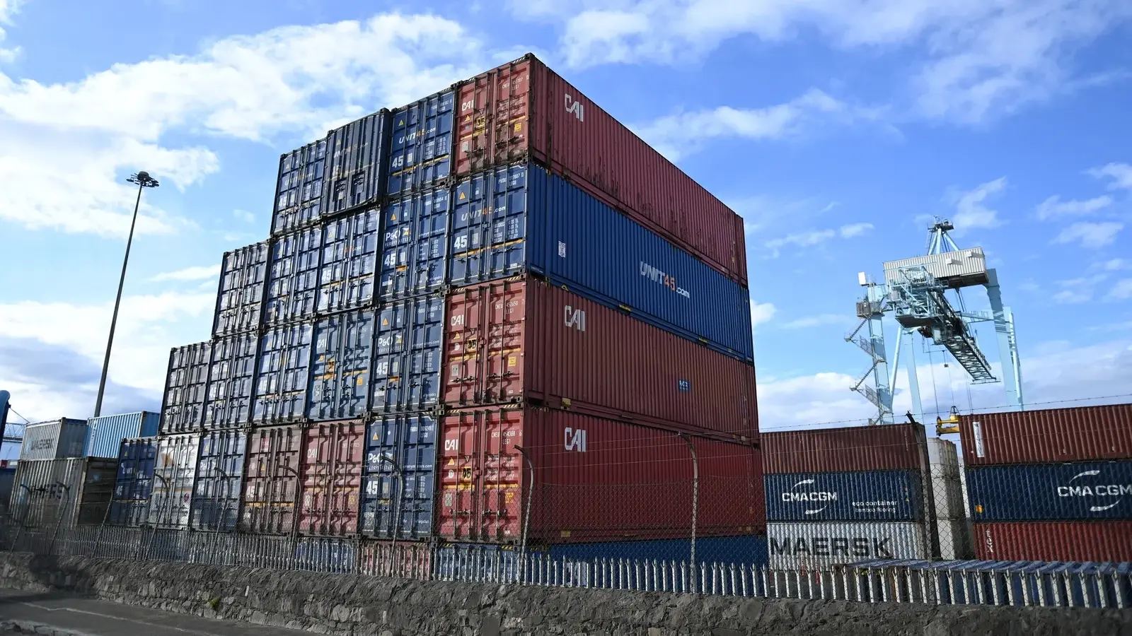 Απογειώθηκαν κατά 395% οι ιρλανδικές εξαγωγές προς ΗΠΑ τον Μάρτιο λόγω δασμών