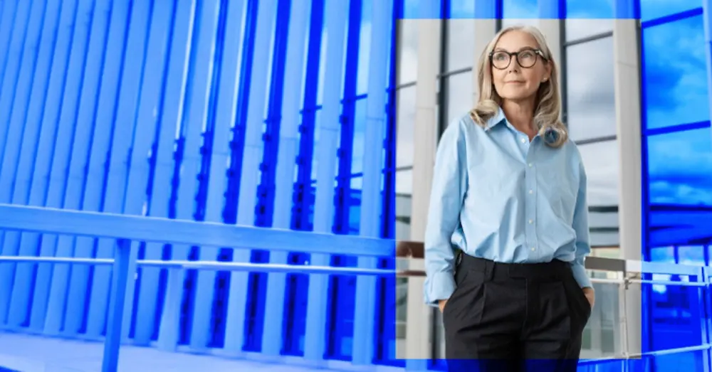 Οι παγκόσμιοι CEOs εντείνουν τις επενδύσεις σε AI και ταλέντο παρά τις οικονομικές προκλήσεις