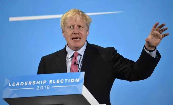 Τέχνασμα για να μην εμποδιστεί πιθανό no deal στο Brexit εξετάζει ο Τζόνσον