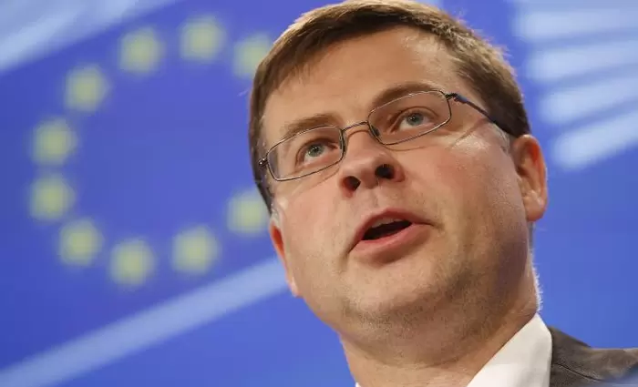 Ντομπρόνβσκις: Ακριβό το ελληνικό πακέτο μέτρων