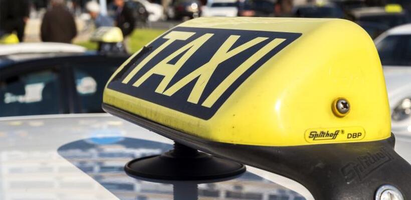 Προειδοποιούν με δυναμικότερες κινητοποιήσεις οι οδηγοί αστικών ταξί