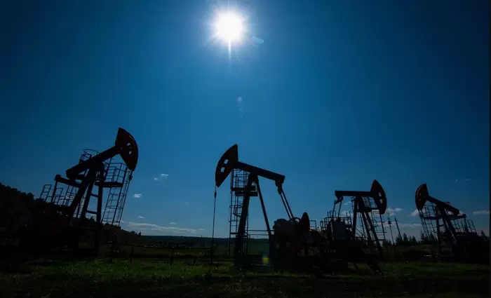 Γιατί οι τιμές του πετρελαίου θα «βυθισθούν» από τον Νοέμβριο