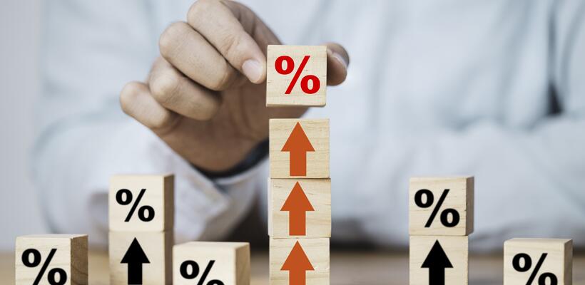 Συνεχίζονται οι αυξήσεις επιτοκίων