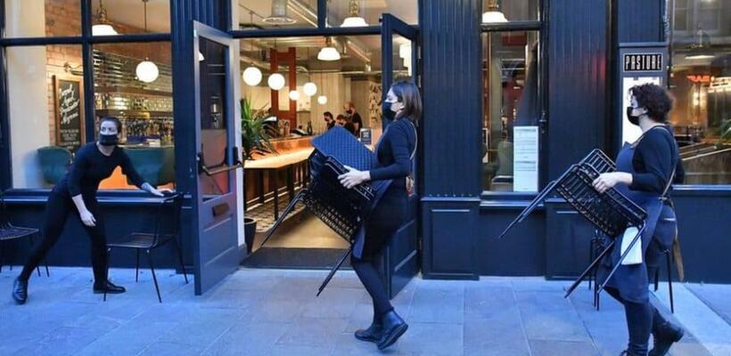 Άλμα σε εστίαση και υπηρεσίες παροχής καταλύματος το 2021