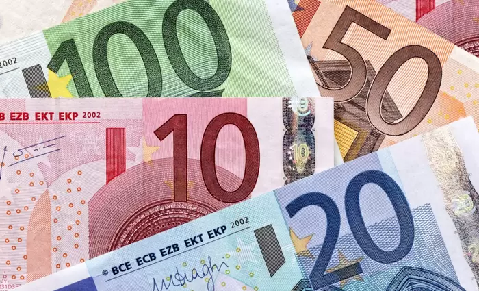 Η ακρίβεια «έφαγε» πάνω από 5 δισ. ευρώ από τις καταθέσεις τον Ιανουάριο